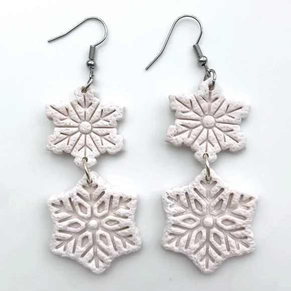 Handmade snowflake earrings - Picture 1 of 5